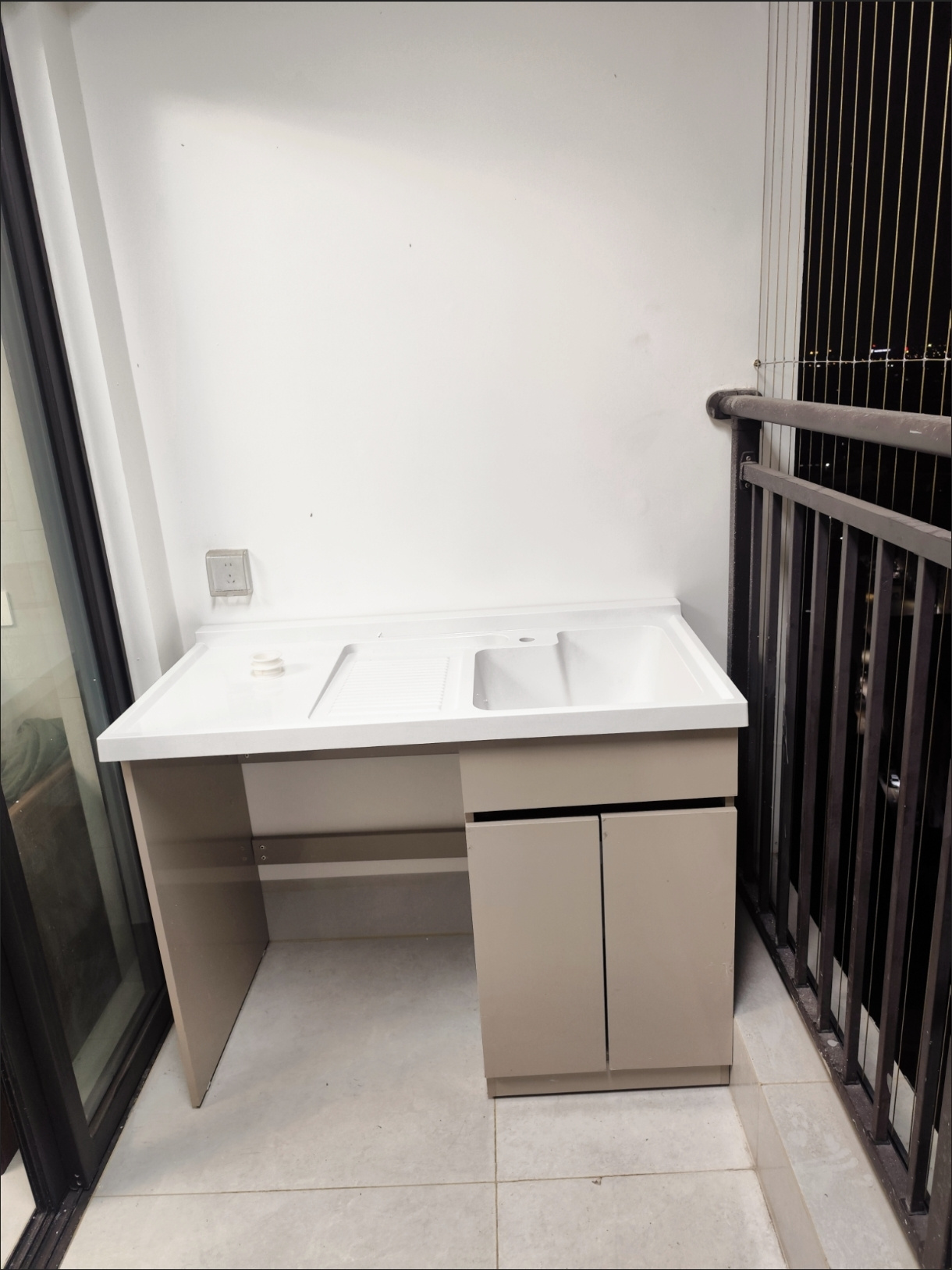 洗衣柜厂家直销，需要可以联系