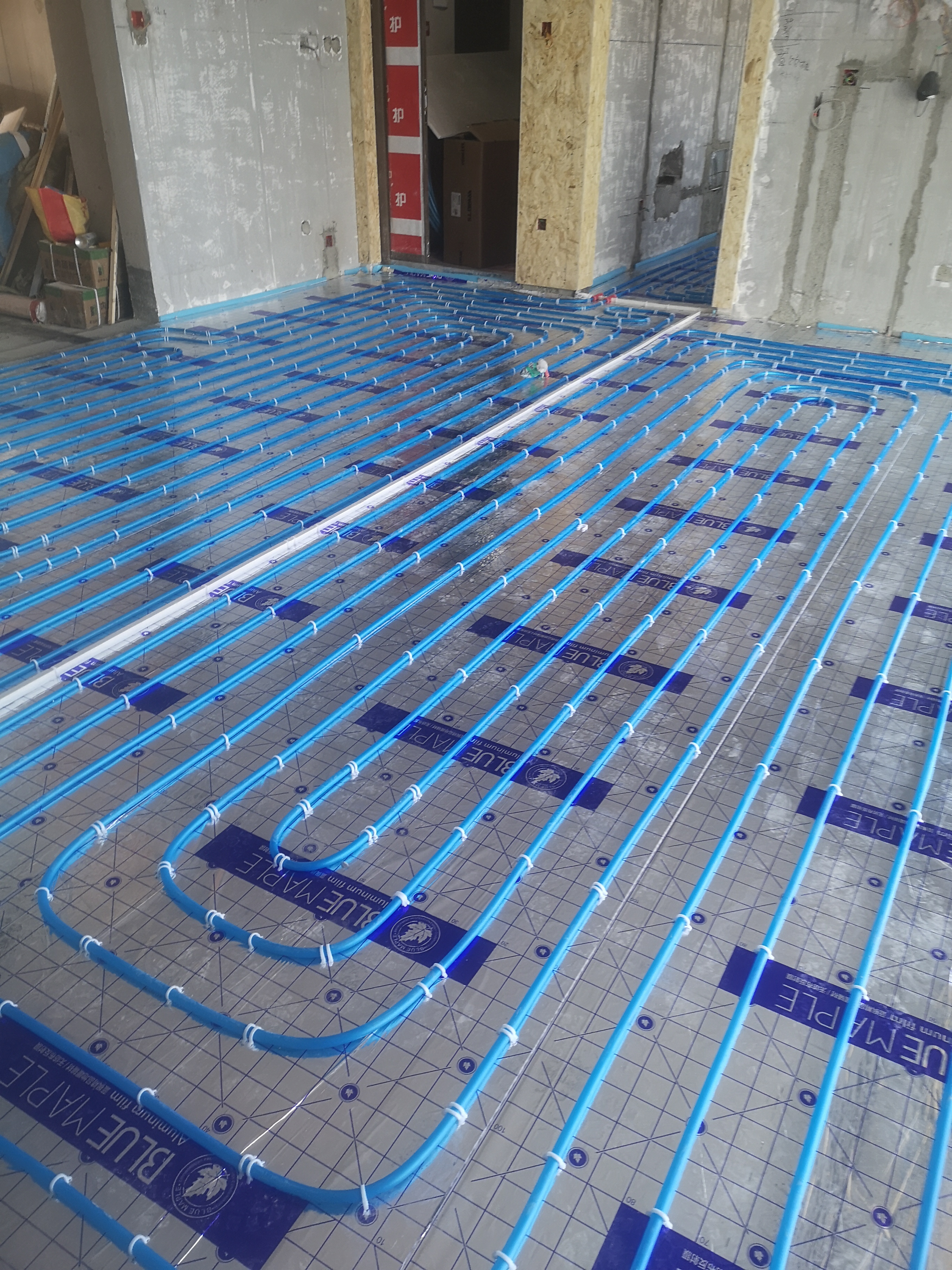 地暖、暖气片、明装（暗装）安装及维保服务