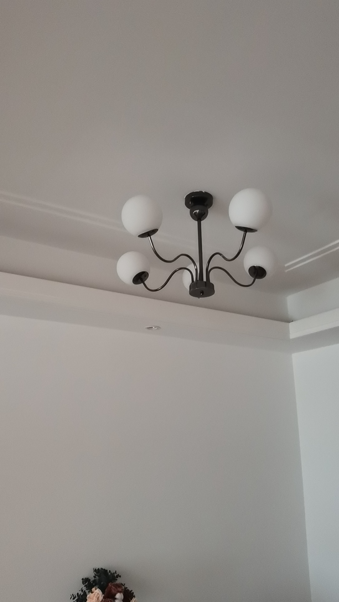 本人带团队，只赚点人工辛苦费，家装工装需要涂料工的找我，李师父13330699524