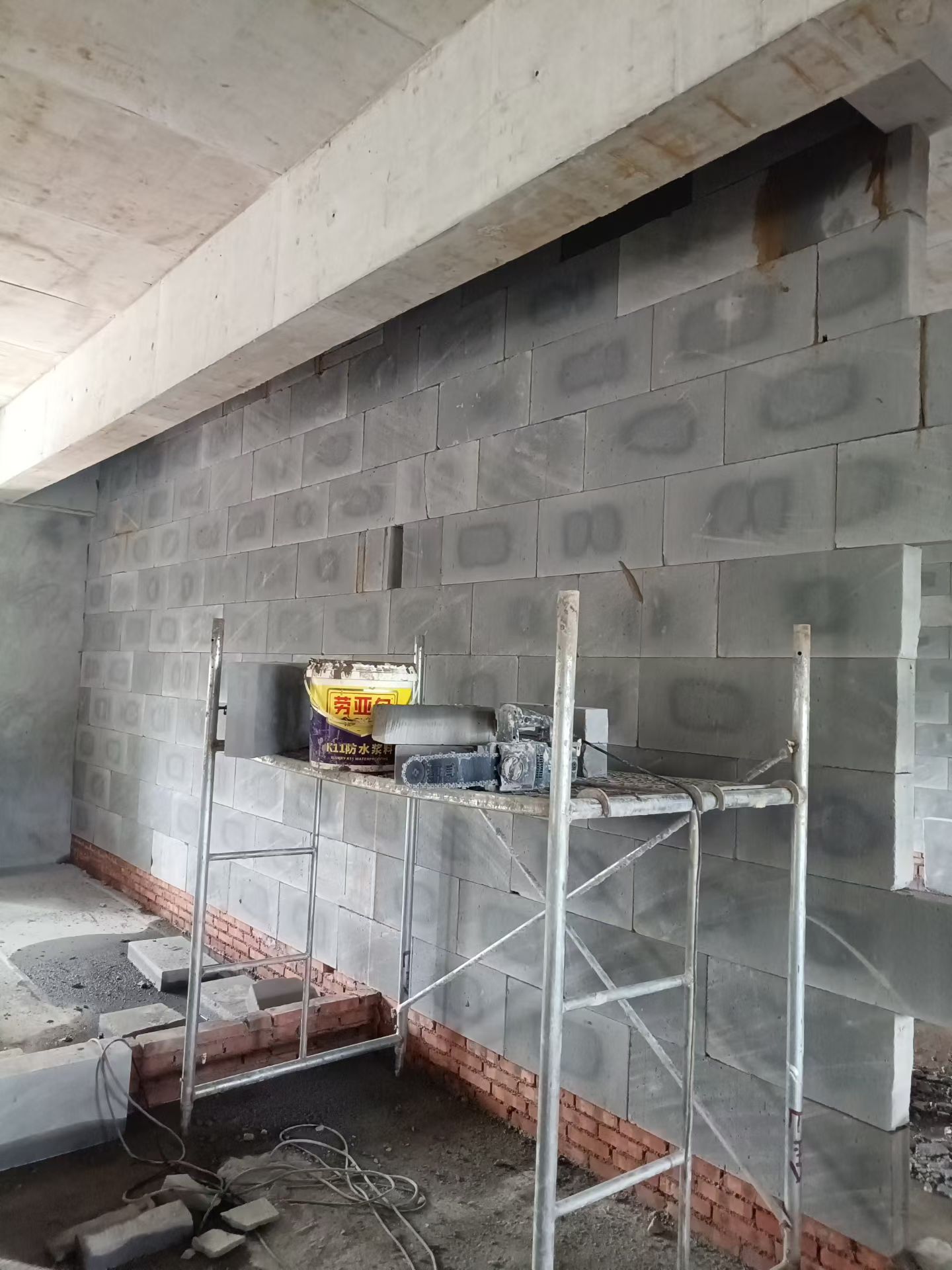 砌砖抹灰就找我，各种疑难杂症都会处理。我是干活路的高手。自己干。不是串串，欢迎大家来电，15228846192