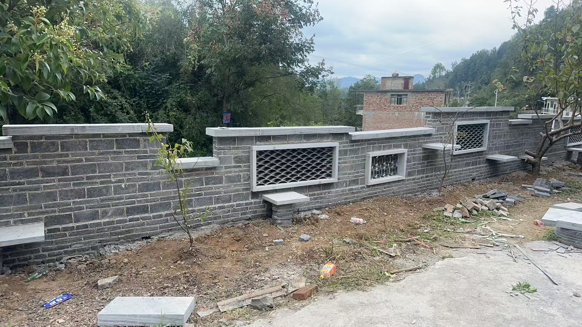 砌砖抹灰就找我，各种疑难杂症都会处理。我是干活路的高手。自己干。不是串串，欢迎大家来电，15228846192