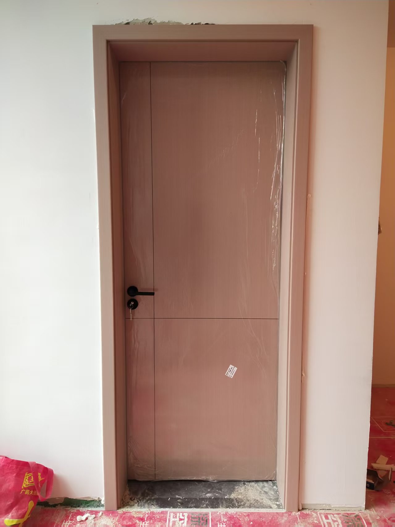 实木门安装现场