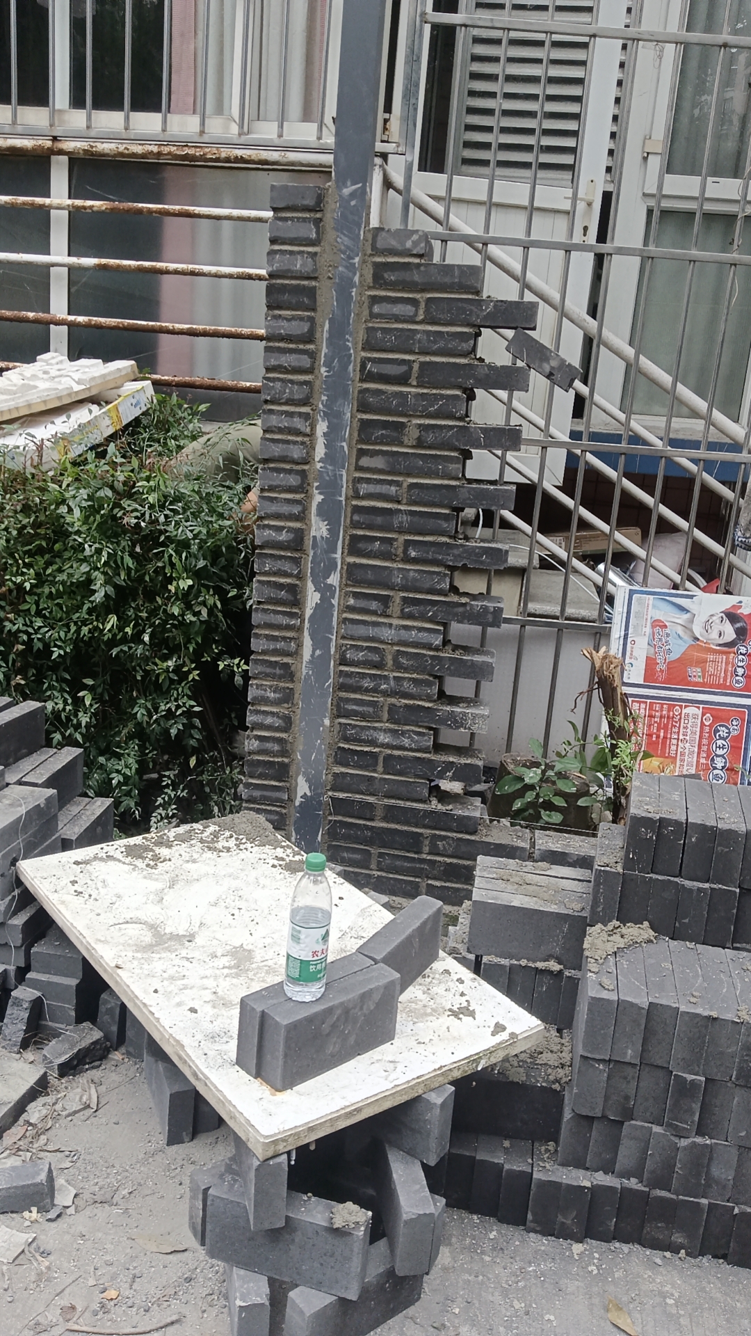 砌砖抹灰，就找我，加气块红砖，包工包料，包做工，都可以，我是自己干不是穿穿，十多年装修公力15228846192