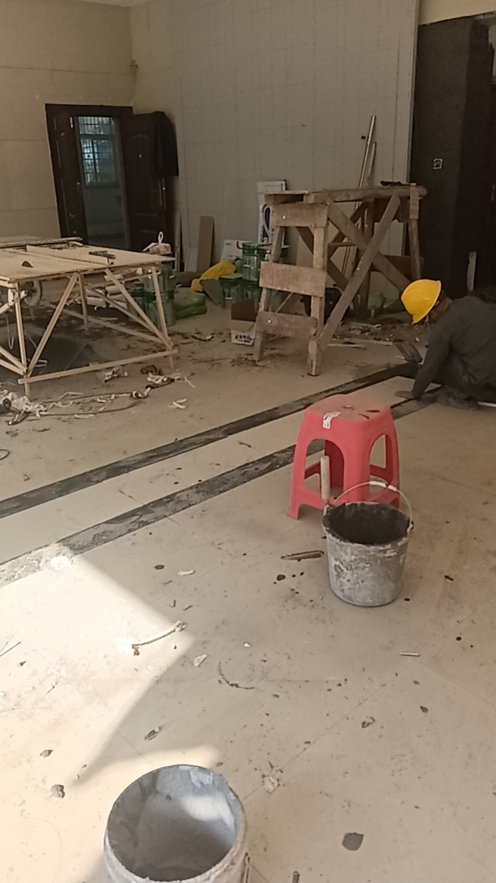 江西省南昌市的朋友们，店铺需要装修的事情可以联系我