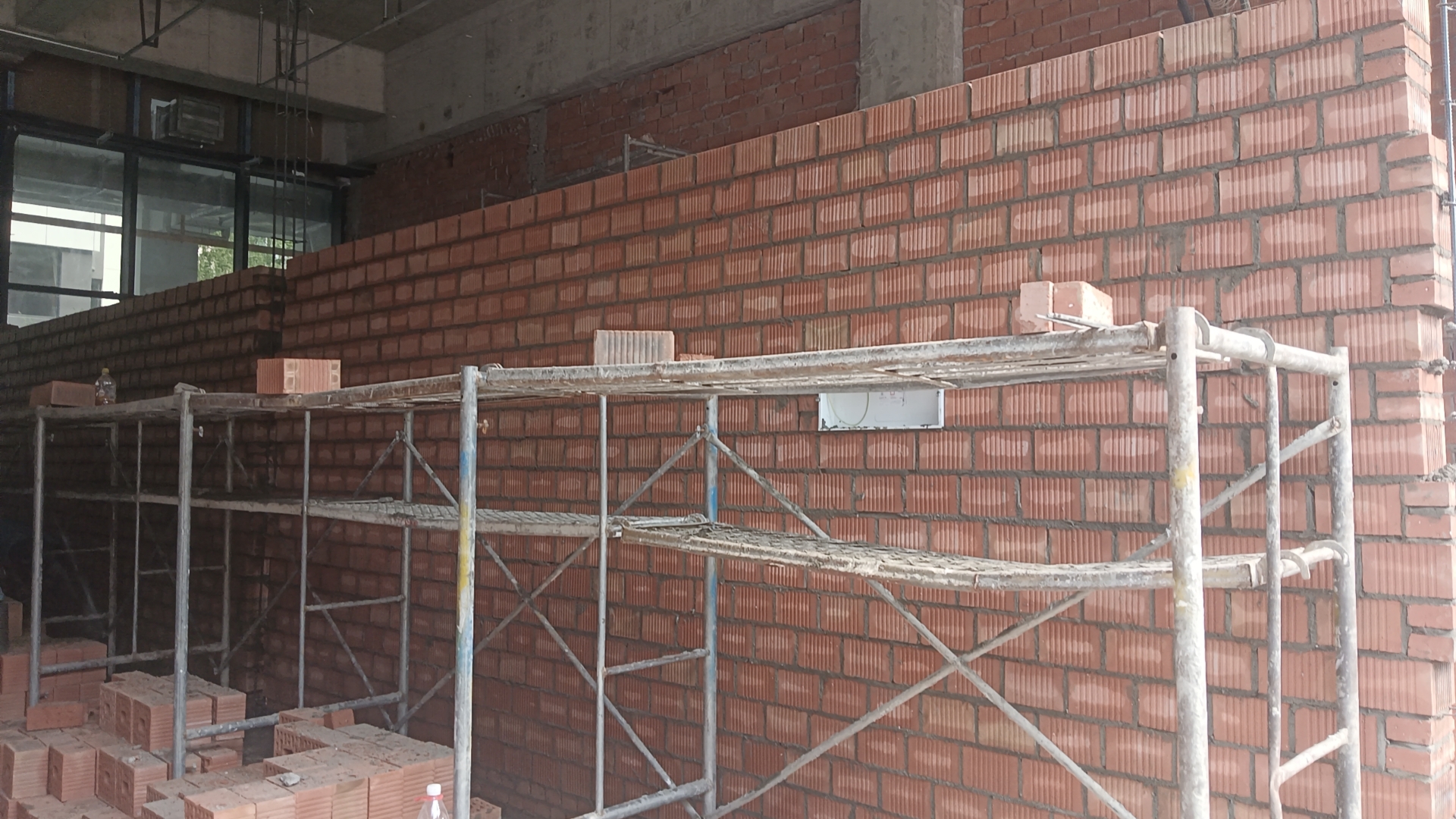 本人以归位。转业，砌砖，抹灰，加气块，地平，职业杀手，自己干不是穿穿。15228846192，