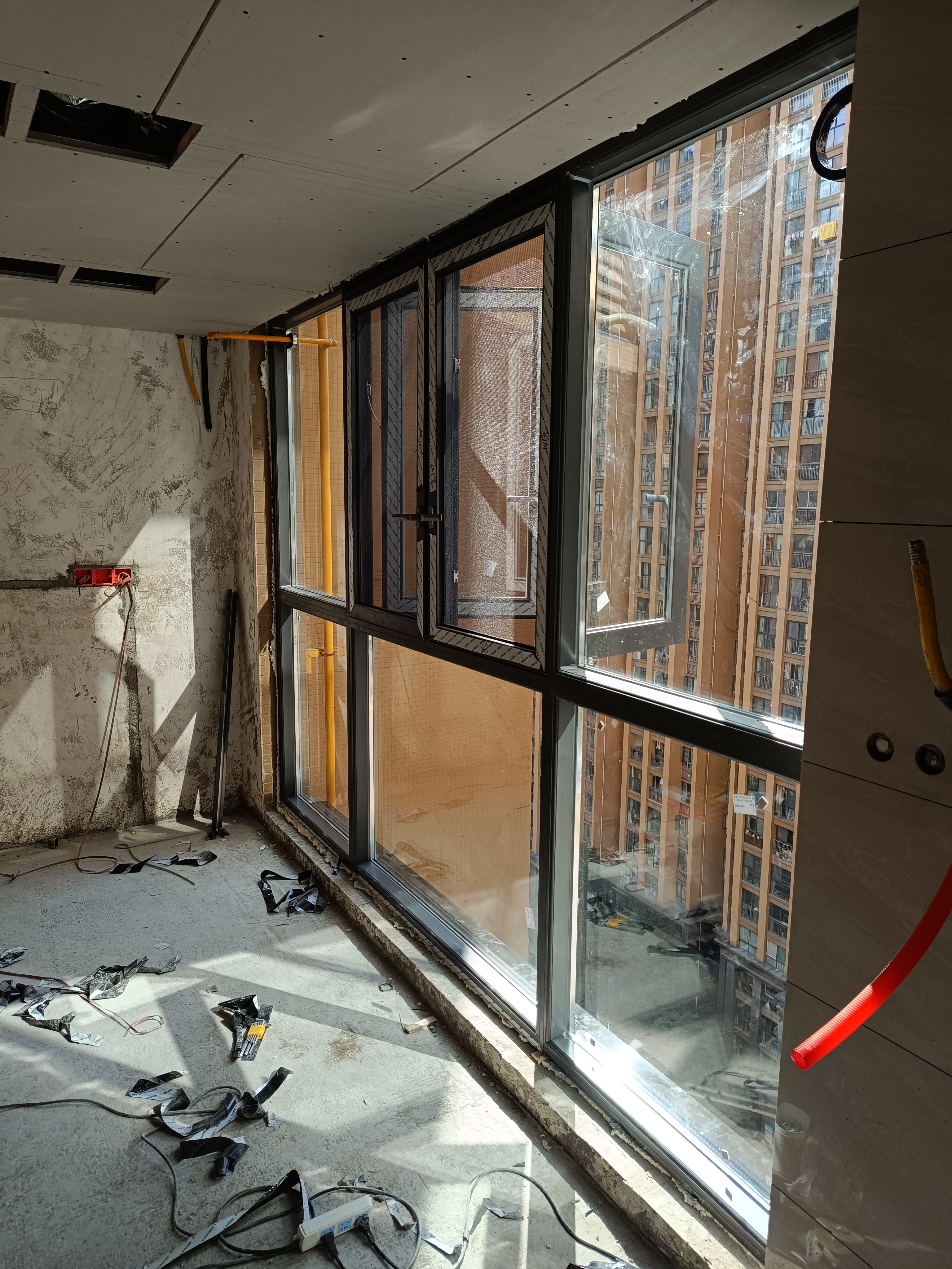 玻璃，铝合金门窗，办公隔断