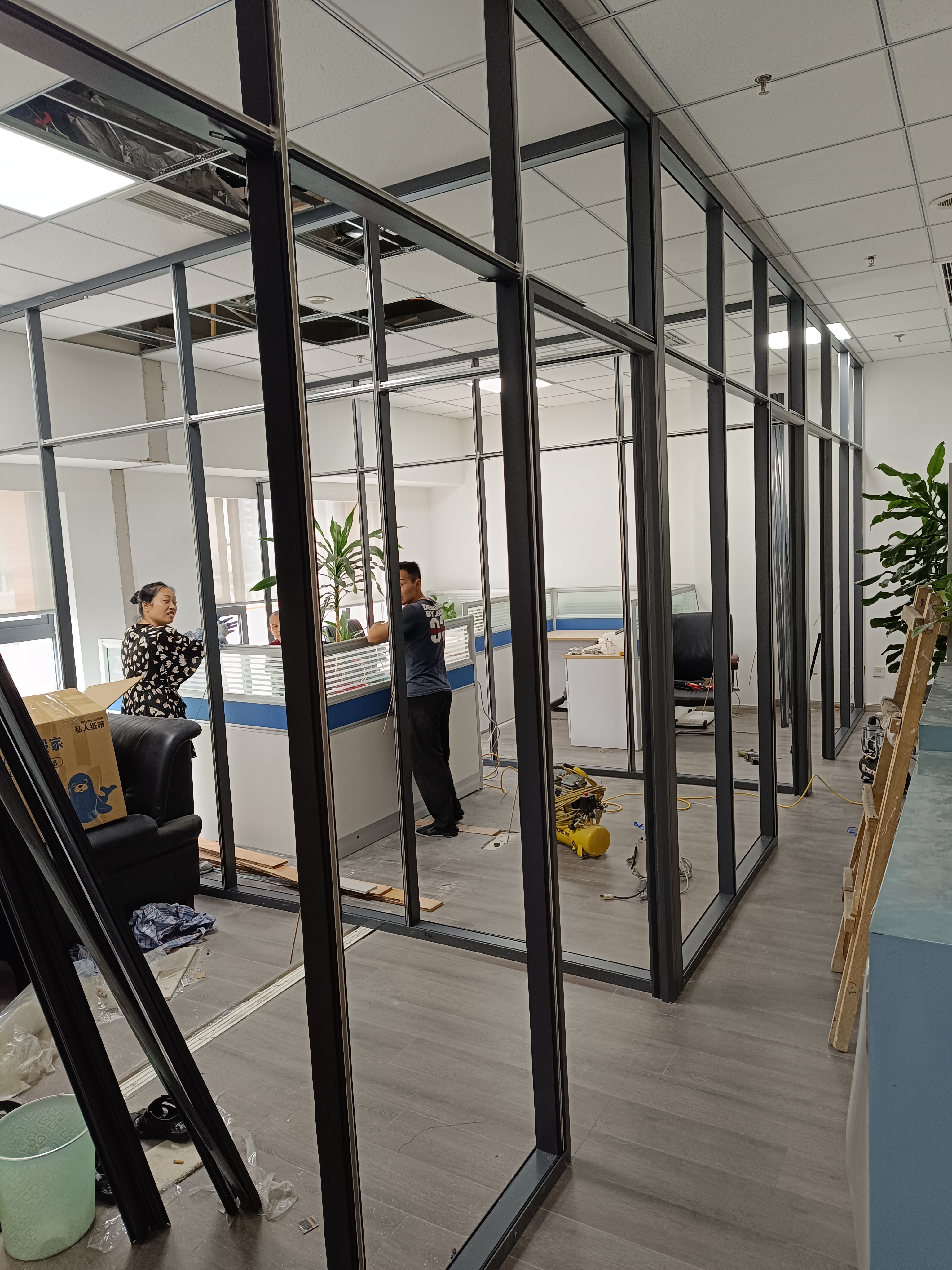 玻璃，铝合金门窗，办公隔断