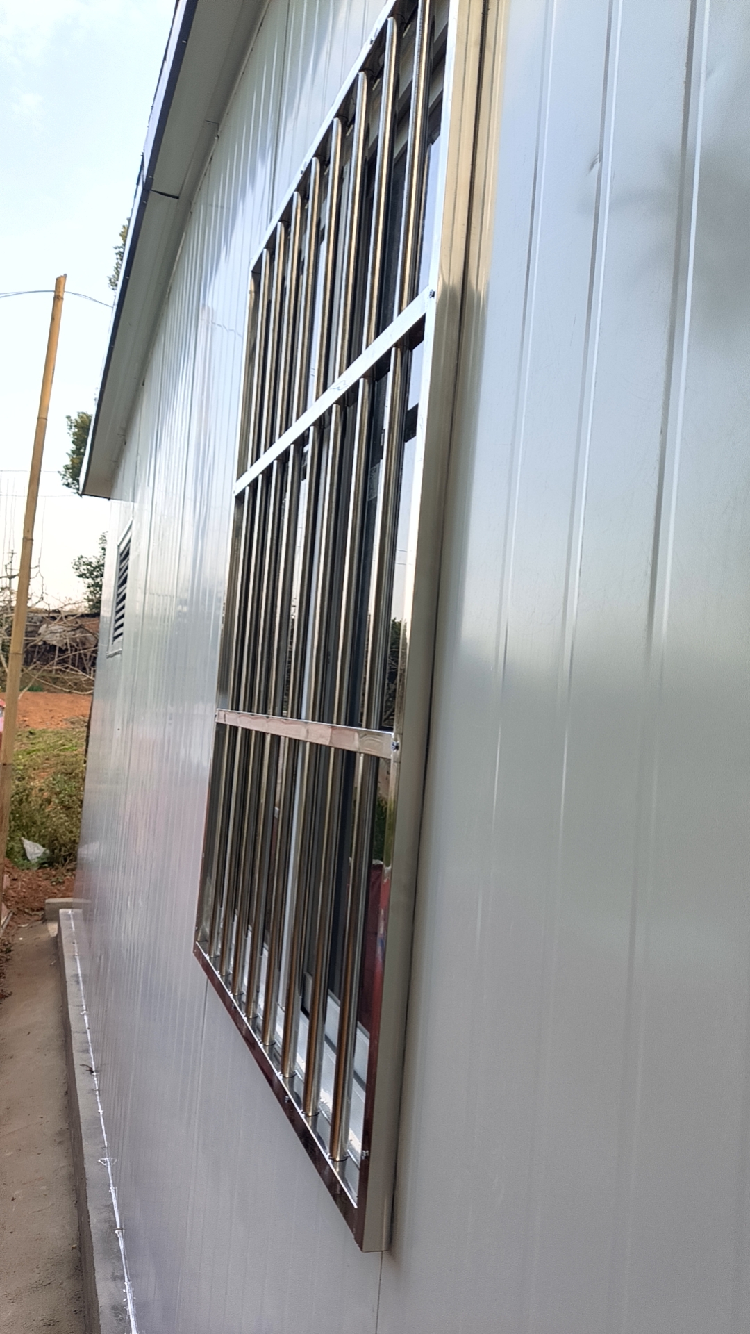 门窗，不锈钢防护栏，钢结构，防盗纱窗，各种门窗维修