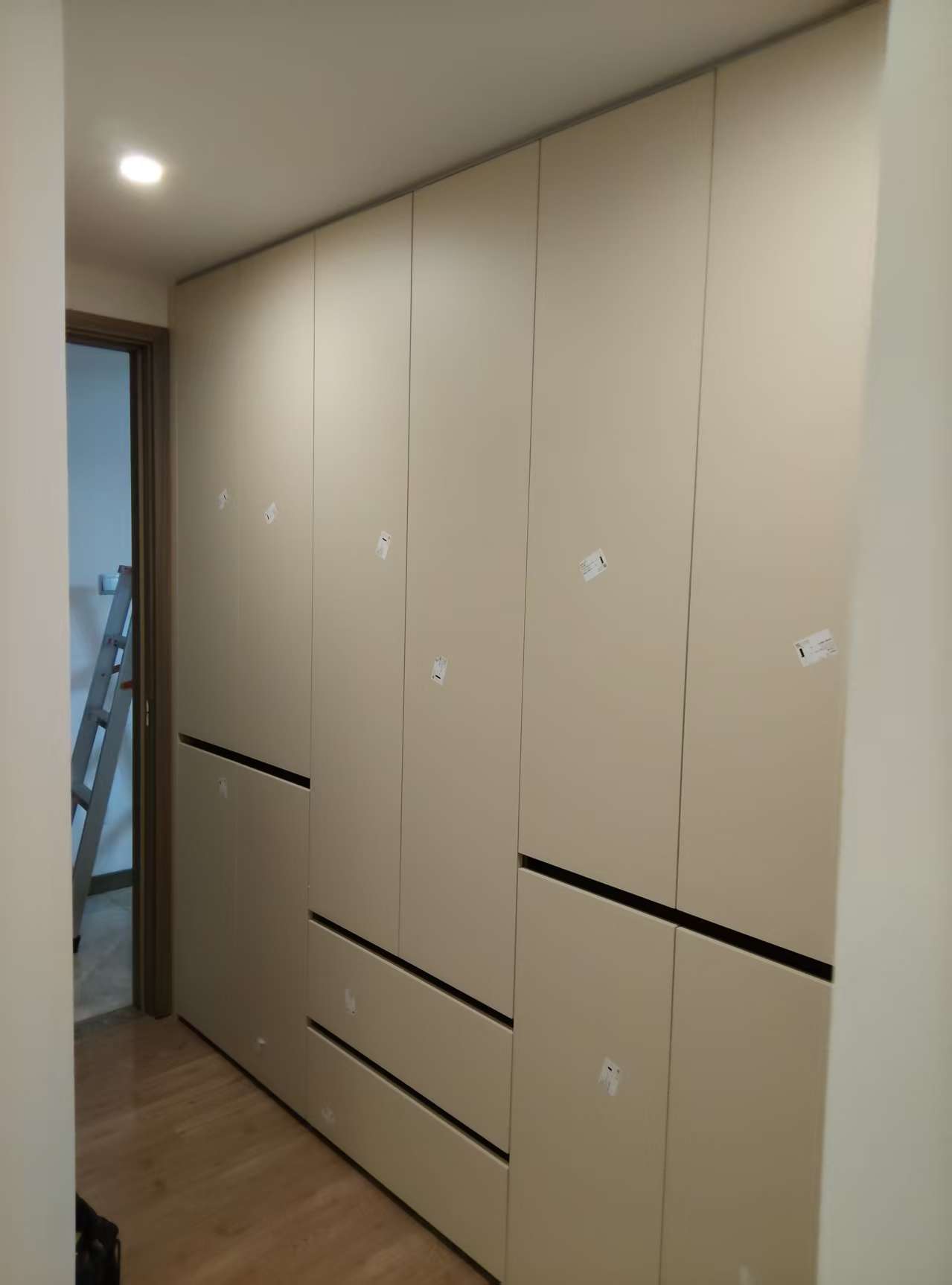 成都全屋定制工厂，方案确定后15天安装落地。