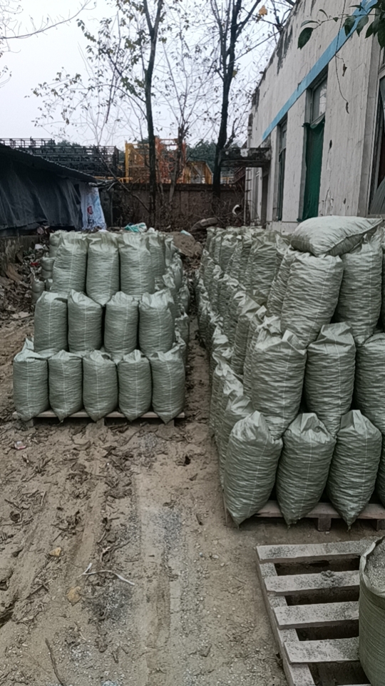 成都市温江区周边配送水泥河沙砖瓷砖陶粒碳渣1一3石腻子粉石膏，抗裂砂浆。